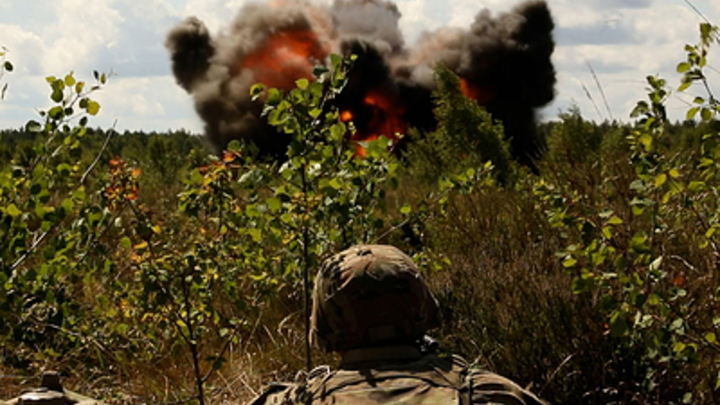 Враг 8 раз таранил русскую оборону. Поплатился сотней боевиков