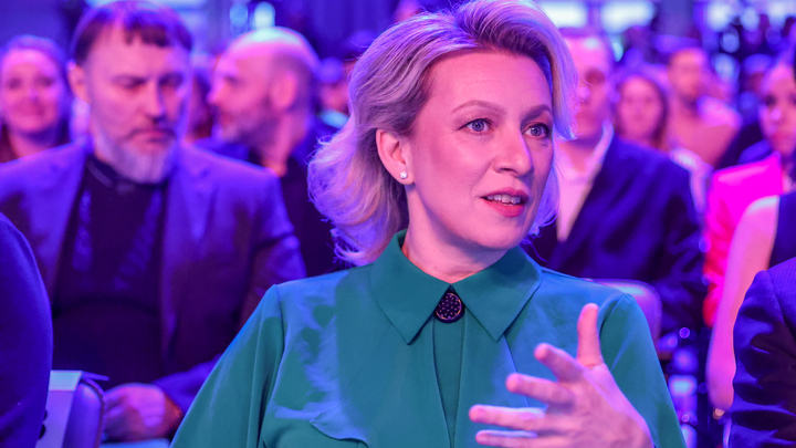 Мария Захарова напомнила, что бал сатаны Булгаков писал с приёма у посла США