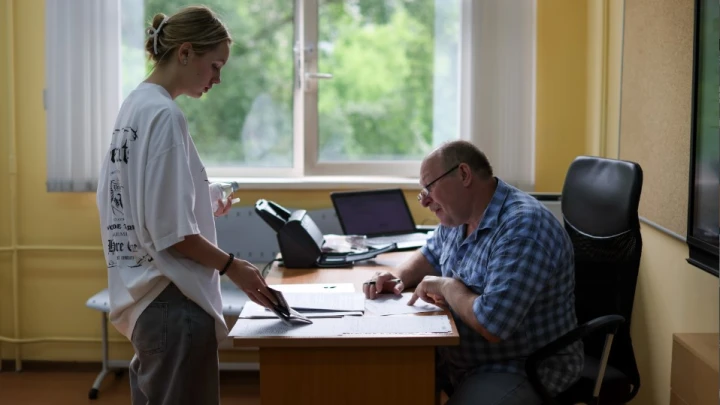 Тринадцатая зарплата за ЕГЭ: В Госдуме считают, что учителям надо доплачивать за затраченные нервы