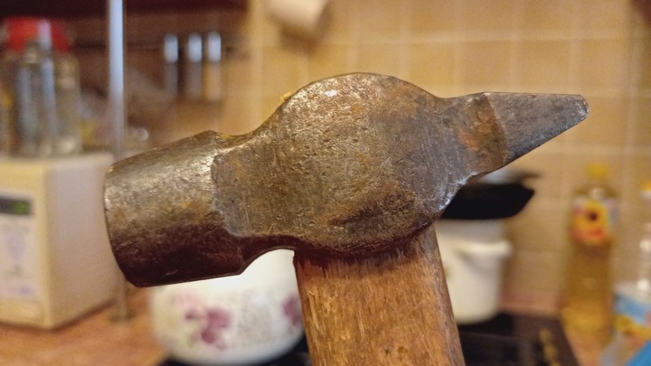 В Шуе пятью ударами кувалды преступник размозжил голову 82-летней старушке