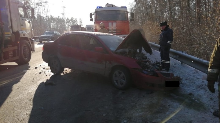 В Екатеринбурге и окрестностях - десятки ДТП. День жестянщика начался