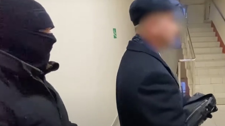 Главу ОРЧ собственной безопасности Забайкальской полиции отправили за решётку