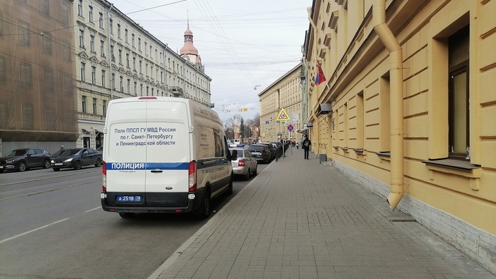 В Петербурге ищут мигранта, который избил и изнасиловал пожилую женщину