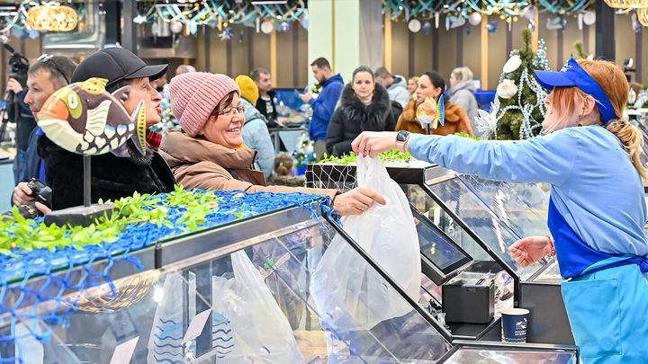 Посетители рынка Москва - на волне приобрели 60 тонн солёной и копчёной рыбы