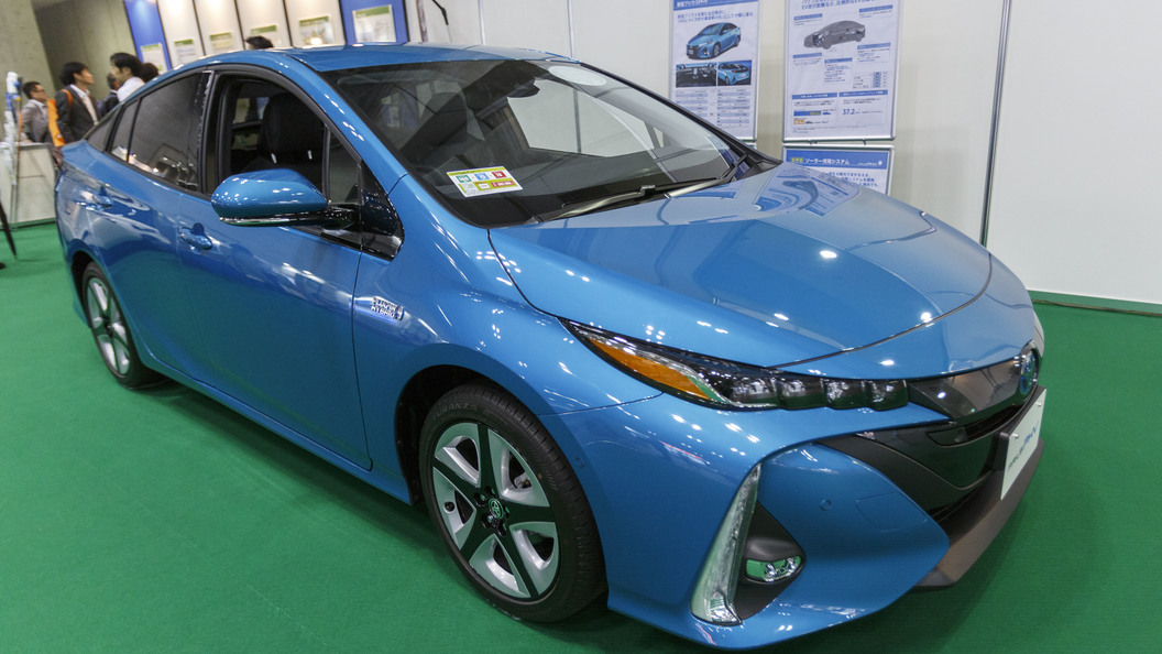 Автомобили гибрид владивосток. Toyota Hybrid gr1. Тойота гибрид желтая. Гибридные машины Япония.