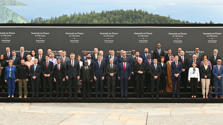 Главы делегаций выкрикивали бандеровские лозунги на саммите по Украине