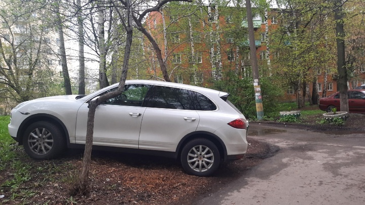 Нижегородские власти и застройщики не могут договориться, сколько строить парковок у новых домов