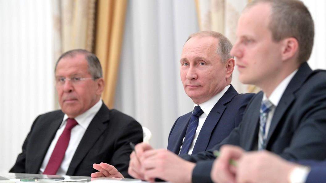 Путин Лаврову: Вы где работаете, в МИД или разведке Путин Лаврову: Вы где работаете, в МИД или разведке