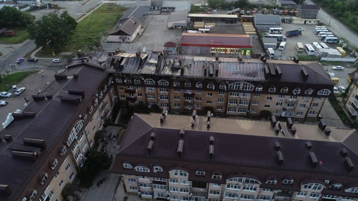 СК возбудил уголовное дело после пожара в жилой многоэтажке в Горячем Ключе, где погиб спасатель