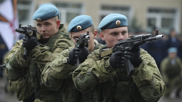 Русские десантники взяли укрепления ВСУ — видео