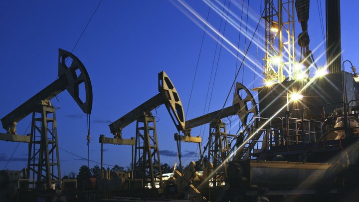 Государства-участники ОПЕК+ согласились сократить добычу нефти