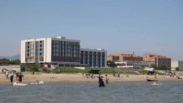 В Дагестане тормозят массовую застройку: Более 70 зданий на берегу Каспия снесут