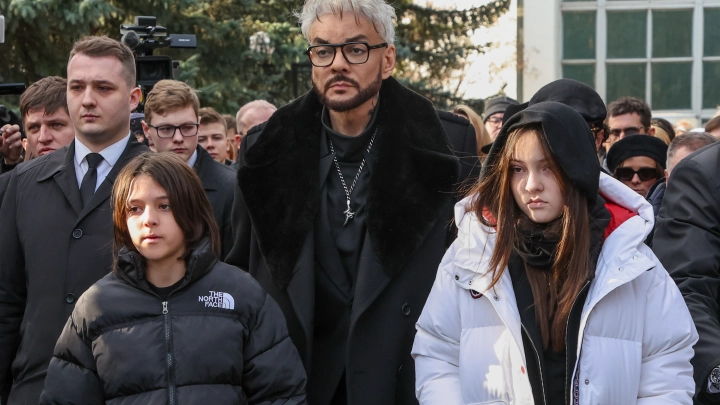 И без России хорошо? Как живут звёздные детки артистов - Киркорова, Баскова, Круга, Лолиты