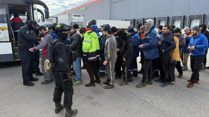В Солнечногорске оштрафовали 57 нелегальных мигрантов