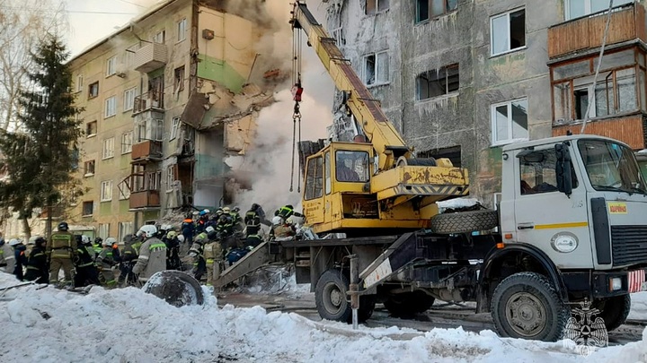 В Новосибирске объявили траур после взрыва газа в многоэтажке