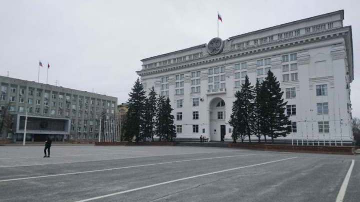 В Кузбассе установили среднюю зарплату для строителей