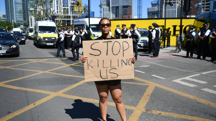 Методичку согласовали: Команда Навального нашла объяснение бунтам в США. Но лишь на пятый день