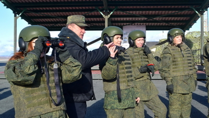 За военные успехи в освобождении ЛНР - Путин присвоил звания Героев России Лапину и Абачеву