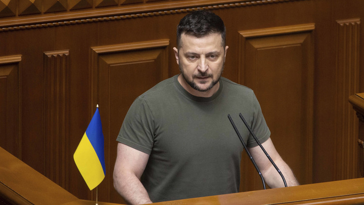 Сделали ставку на предателя: В Совфеде предрекли бегство Зеленского из-за заявления США