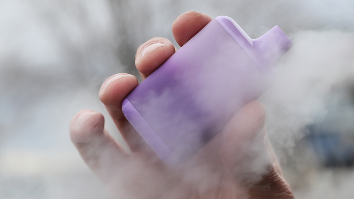 Подик преткновения: в Кудрово школьница жестоко избила сверстницу на камеру