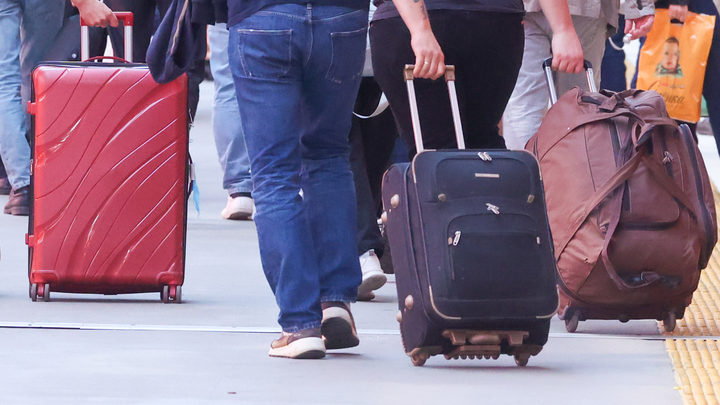 Разобрались по-русски: Туристы в Египте добились помощи авиакомпании после отмены рейса