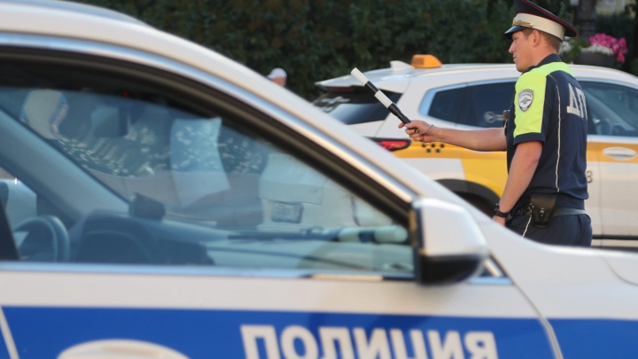 Стал известен водитель внедорожника “ООО”, угрожавший пешеходам в Челябинске