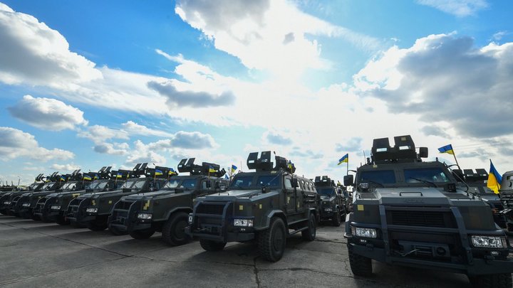 Украина стянула войска к границам Белоруссии