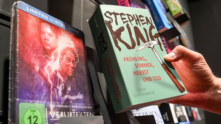 Думал ударить по России, а наказал себя. Русское издание книги Кинга оставило писателя без денег