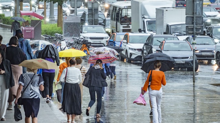 Из-за грозы в Москве и Подмосковье объявлен жёлтый уровень погодной опасности