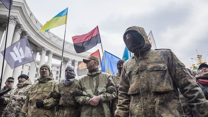 Чувствуете разницу?: Западные СМИ превратили проукраинских боевиков в Италии в пророссийских