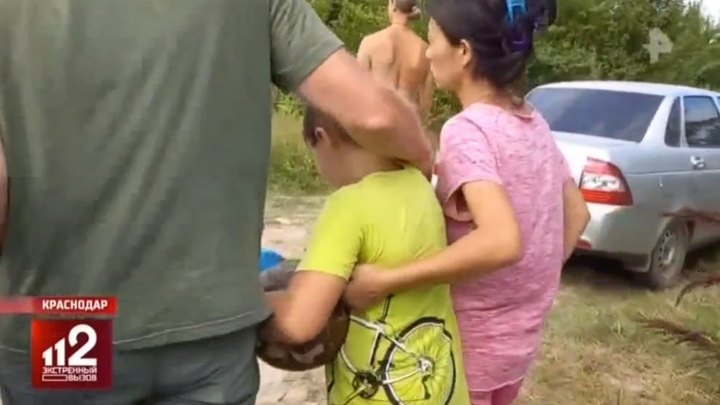 Ждут вознесения на корабль: супруга заслуженного спасателя Кубани вступила в секту с 9-летним сыном