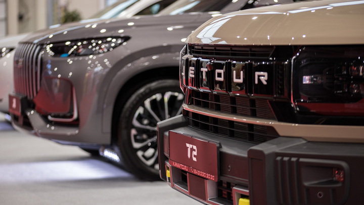 Прошло исследование: траты на новые автомобили упали на треть в ноябре