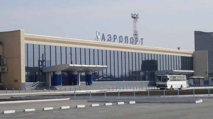Аэропорт Челябинска закрыт, пассажиры эвакуированы