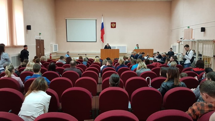 На кузбасскую школу подали в суд за угрозу безопасности детей