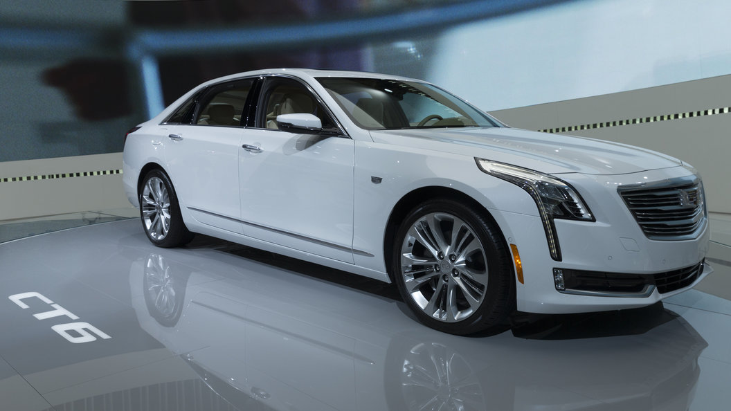 Российские цены на флагманский седан Cadillac CT6 будут начинаться от 4 млн рублей Российские цены на флагманский седан Cadillac CT6 будут начинаться от 4 млн рублей