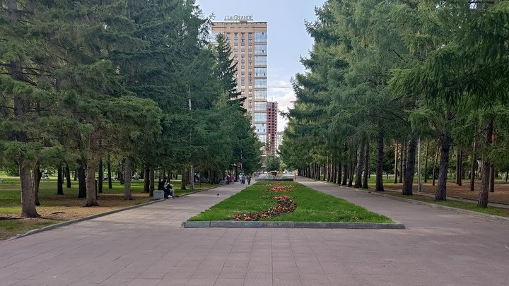 В Нарымском сквере Новосибирска продолжают делать ремонт за 100 млн рублей
