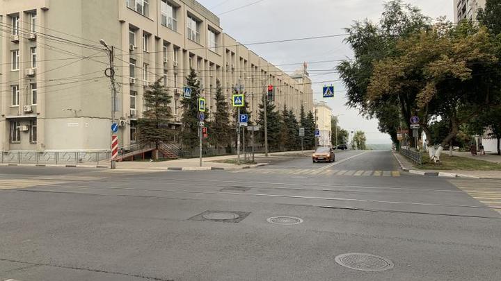 Стали известны причины вырубки деревьев на улице Маяковского в Самаре