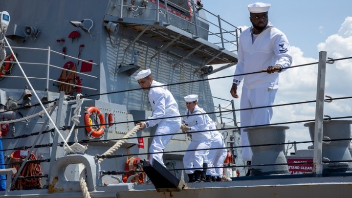 Соломоново решение: На острова в Тихом океане не пустили военный корабль США