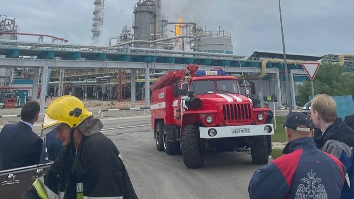 В Дзержинске произошёл пожар на нефтехимическом предприятии: производство пришлось остановить