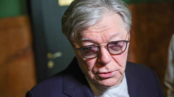 Юбилейный спектакль с Ленкоме омрачён: Александр Збруев не вышел на сцену из-за внезапного недомогания