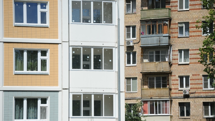 В Петербурге врачи спасают ребёнка после падения из окна многоэтажки