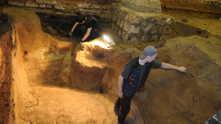 В Самаре идут раскопки на заброшенном кладбище