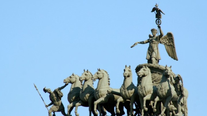 Колесо в колеснице США: Социолог указал на место России и Европы в новом миропорядке