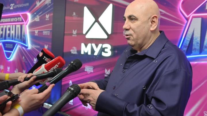 За что продюсер Пригожин назвал певца Шарлота ублюдком и упырем