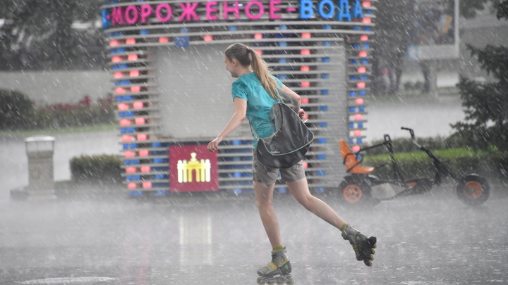 Грозы, ливни с градом и сильный ветер: На Кубани в ближайшие часы ухудшится погода