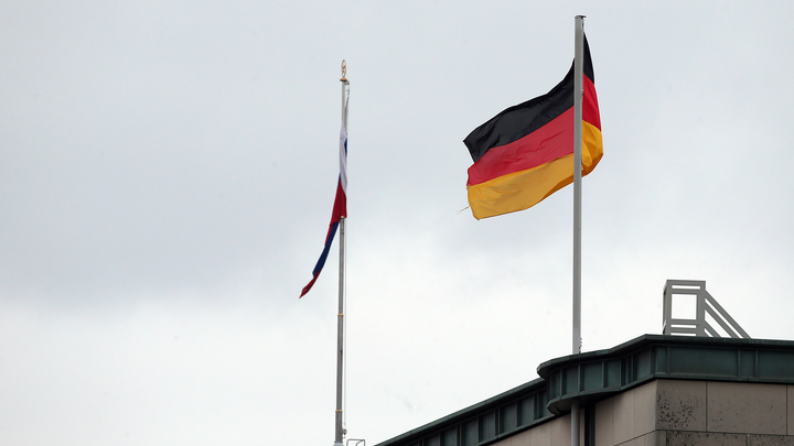 Европа начала тонуть в санкциях: Глава Deutsche Bank обратился к властям Германии