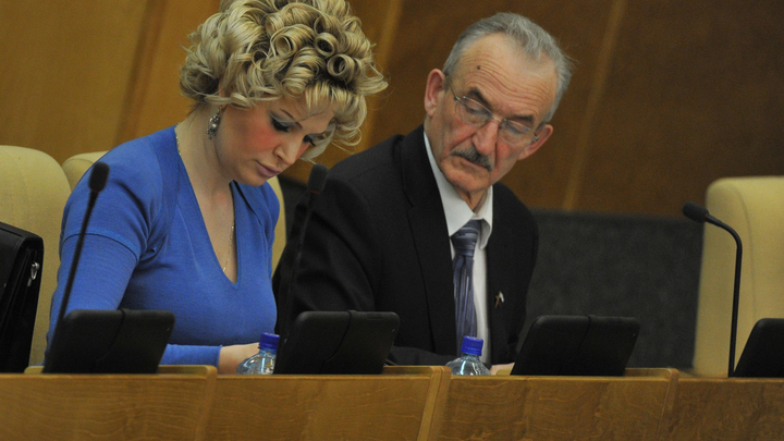 Прогиб засчитан: Максакову попросили вернуться в Думу