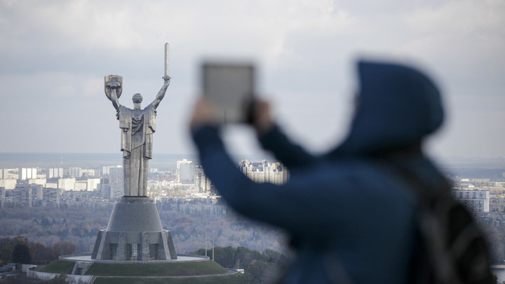 Арестович назвал украинцев настоящими русскими, обвинив Россию в краже бренда