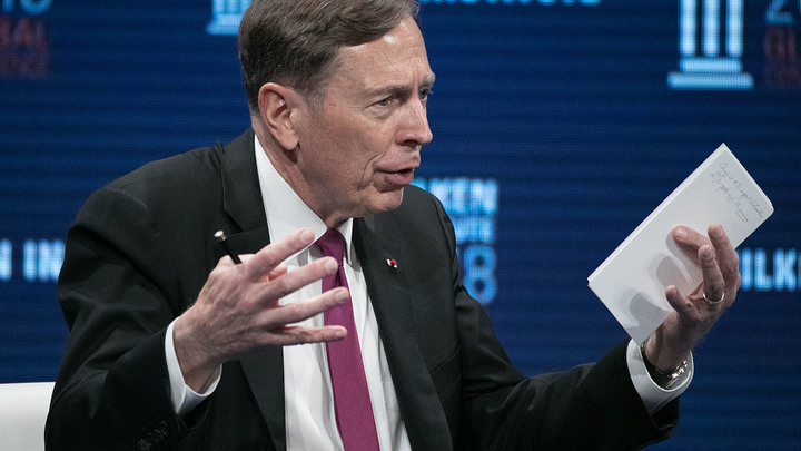 Бывший директор ЦРУ пригрозил уничтожением русских войск в случае применения ядерного оружия