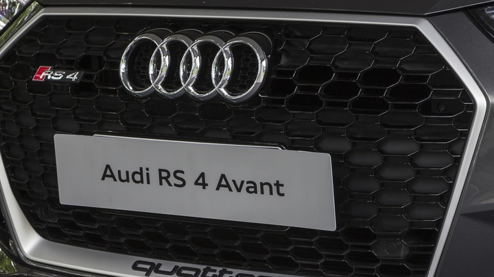 В России начались продажи Audi RS 4 Avant за 22 млн руб.